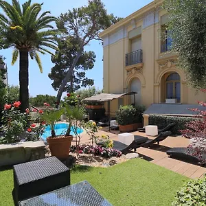 **** Hotell Petit Palais Frankrike